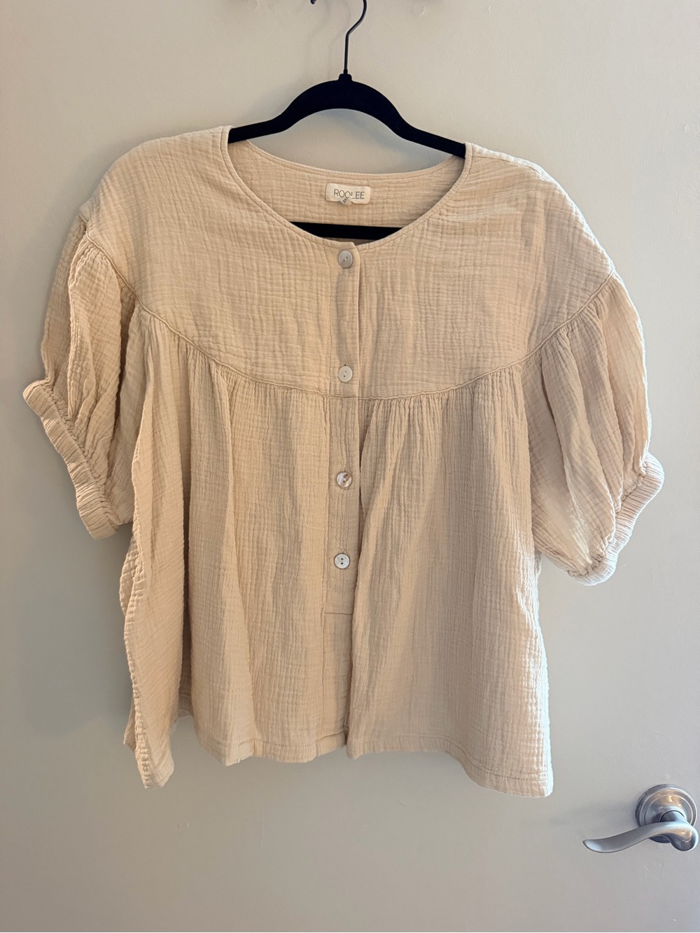 Roolee Cream Textured Button-Front Puff Sleeve Blouse